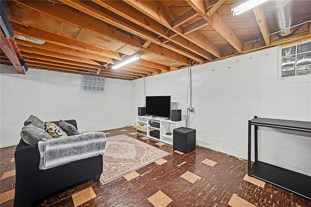 5630 Beverly Lane — photo 22