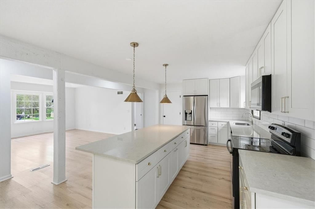12816 Overhill Avenue — photo 7