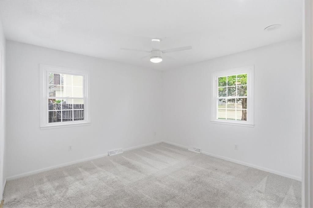 12816 Overhill Avenue — photo 11
