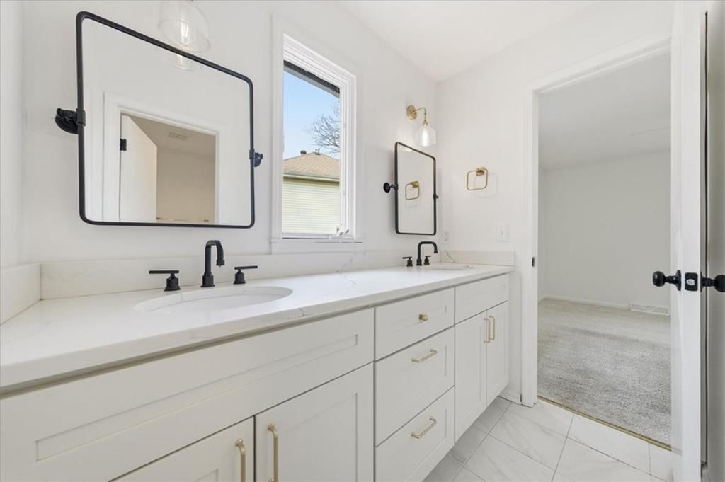 12816 Overhill Avenue — photo 13