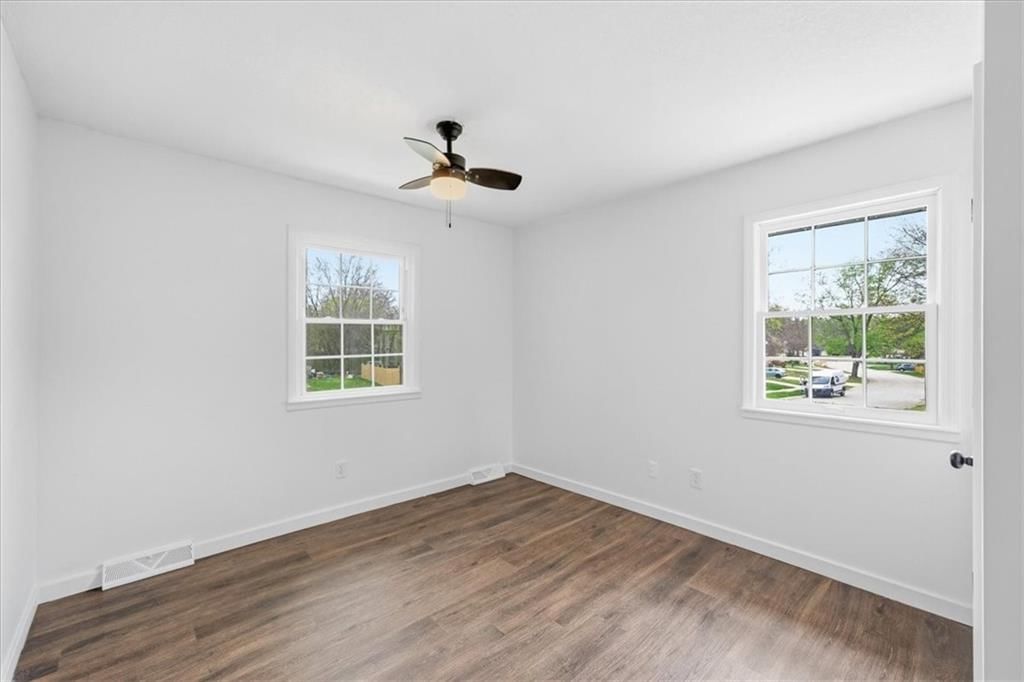 12816 Overhill Avenue — photo 19