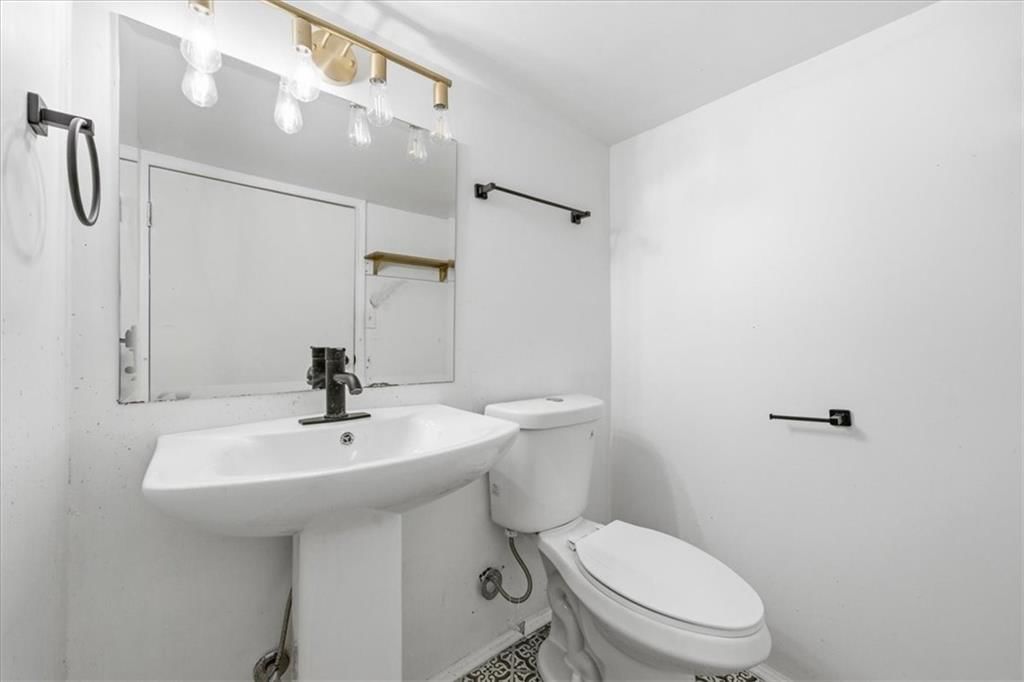 12816 Overhill Avenue — photo 24