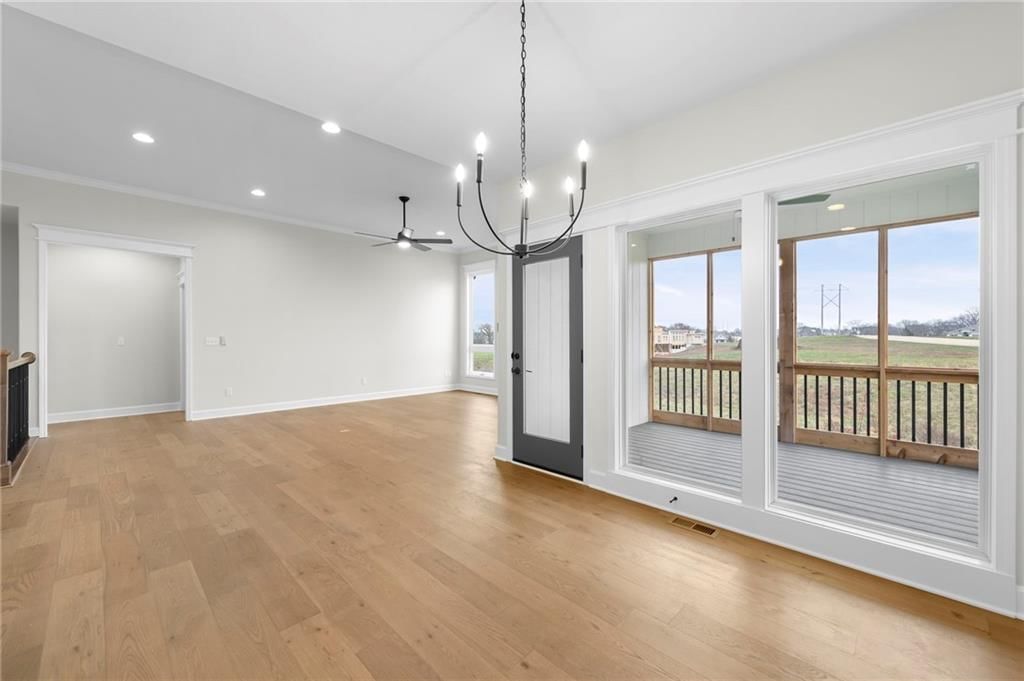 10619 N Bell Street — photo 11