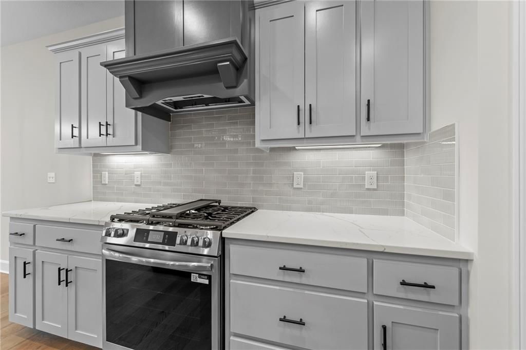 10619 N Bell Street — photo 16