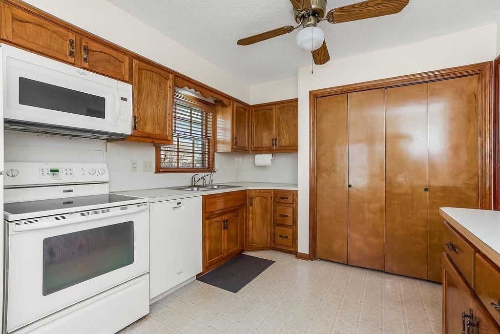 10575 LONG Street — photo 4