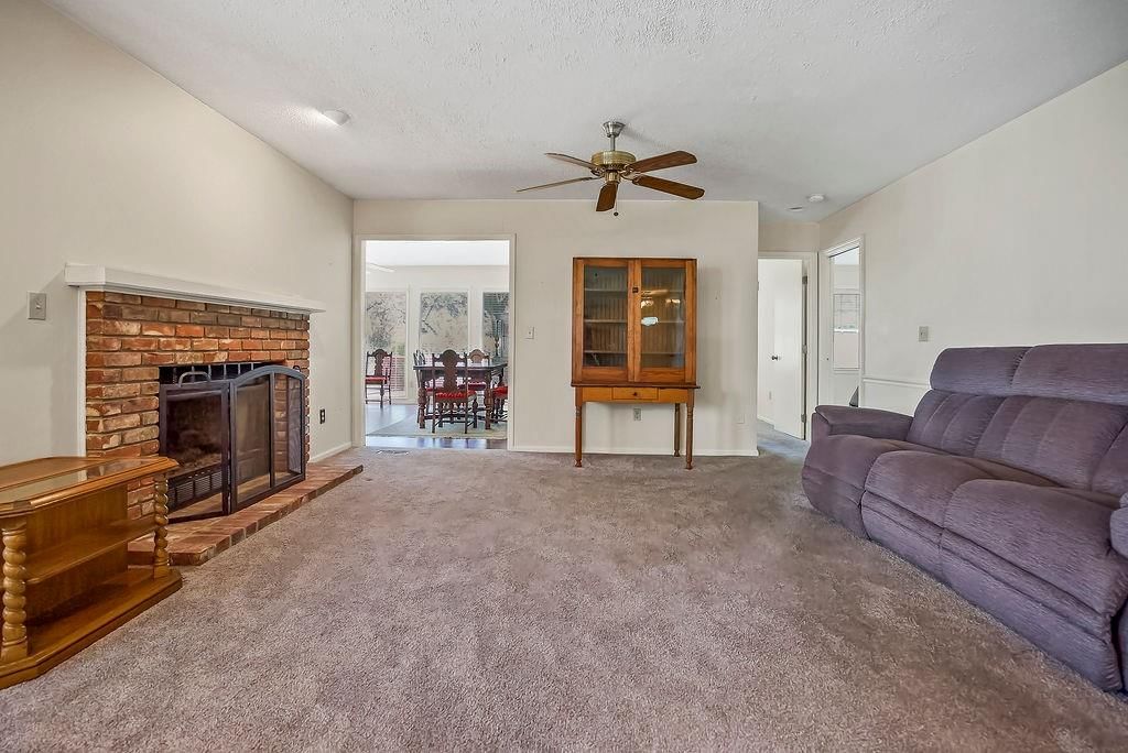 10575 LONG Street — photo 9