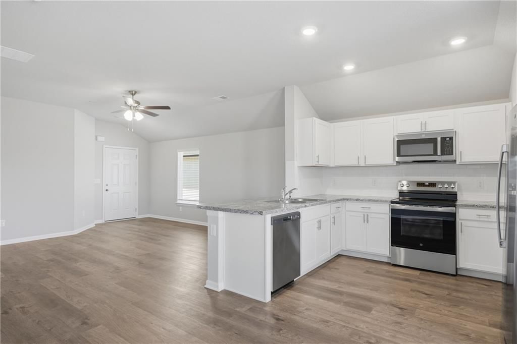 612 W Bluebird Street — photo 5