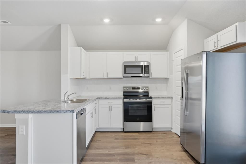 612 W Bluebird Street — photo 6