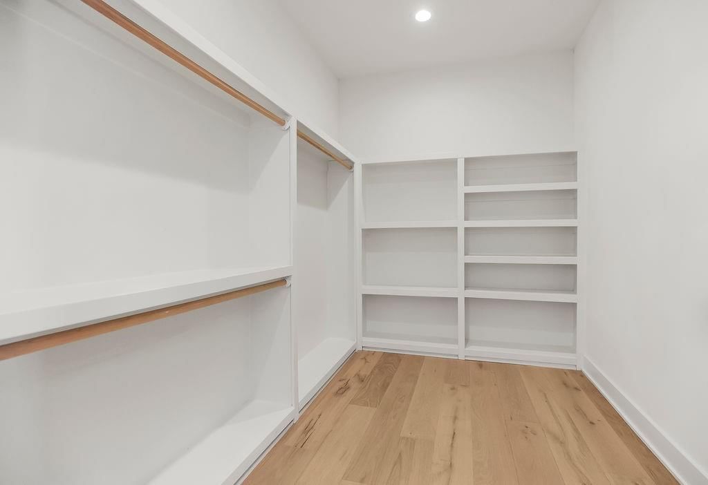 4536 Mercier Street — photo 24