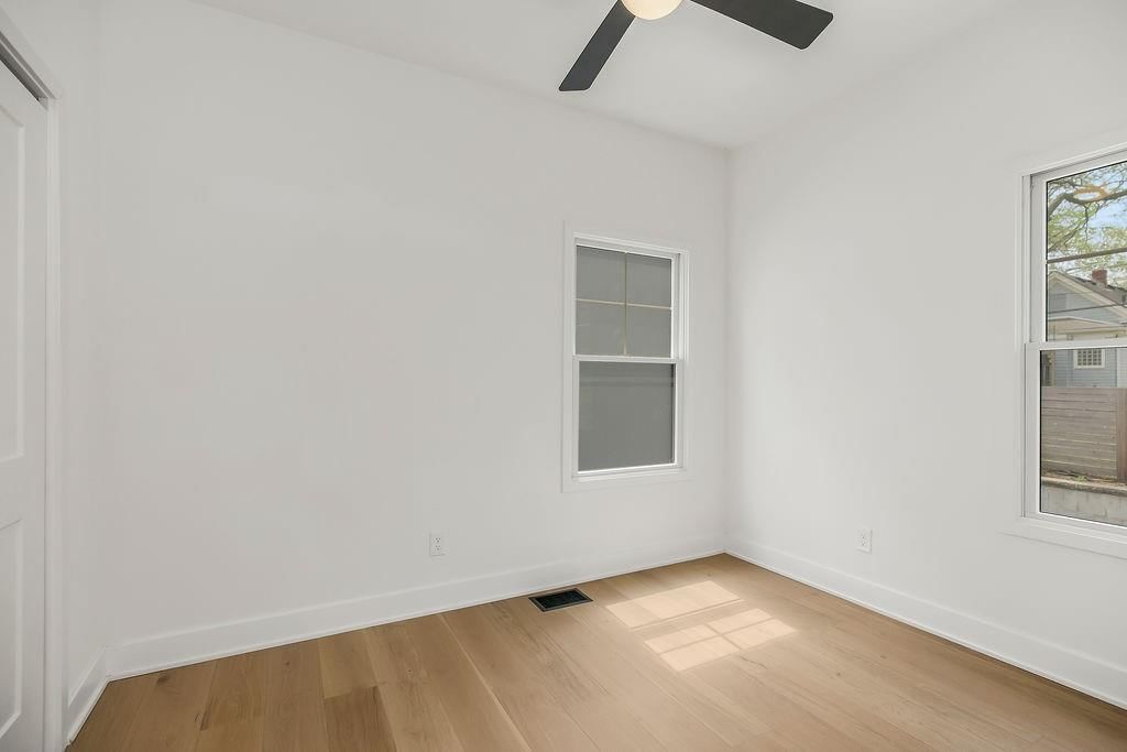 4536 Mercier Street — photo 28