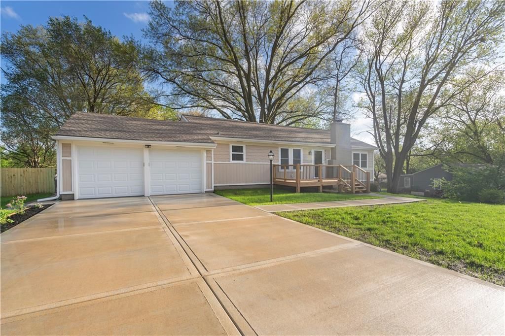 8025 Waverly Avenue — photo 2