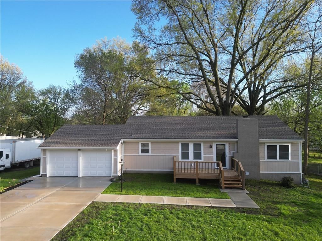 8025 Waverly Avenue — photo 3