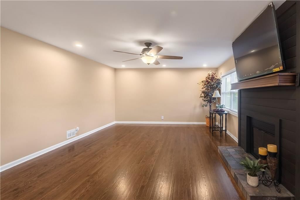 8025 Waverly Avenue — photo 8