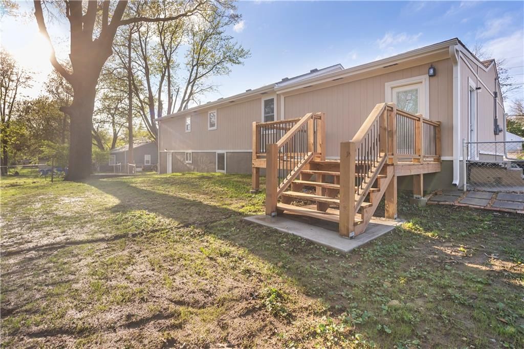 8025 Waverly Avenue — photo 30