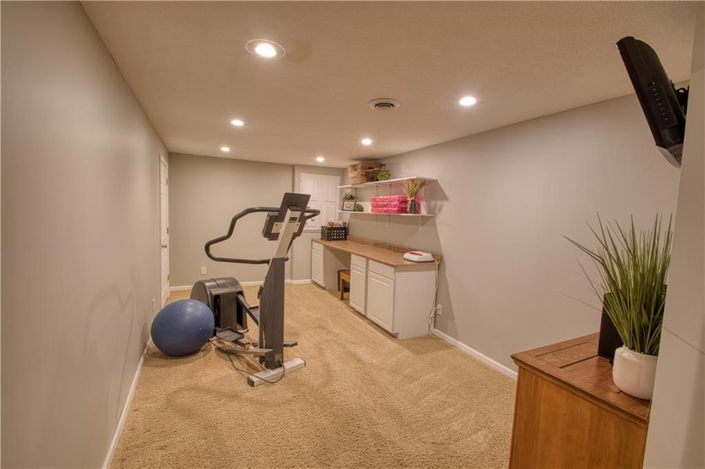 16330 S Chester Street — photo 25