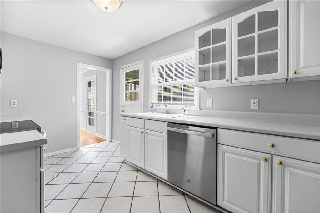 7633 Tomahawk Road — photo 10