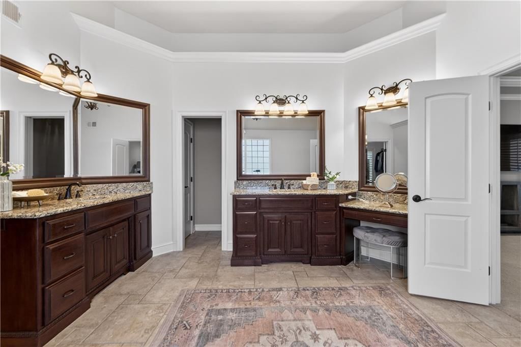 15320 Larsen Street — photo 31