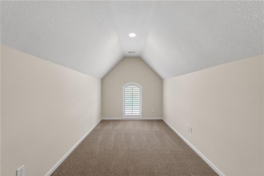 15320 Larsen Street — photo 35