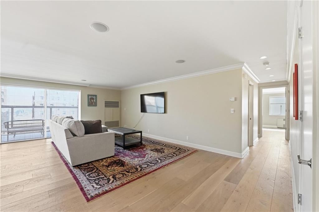 121 W 48th Street — photo 4