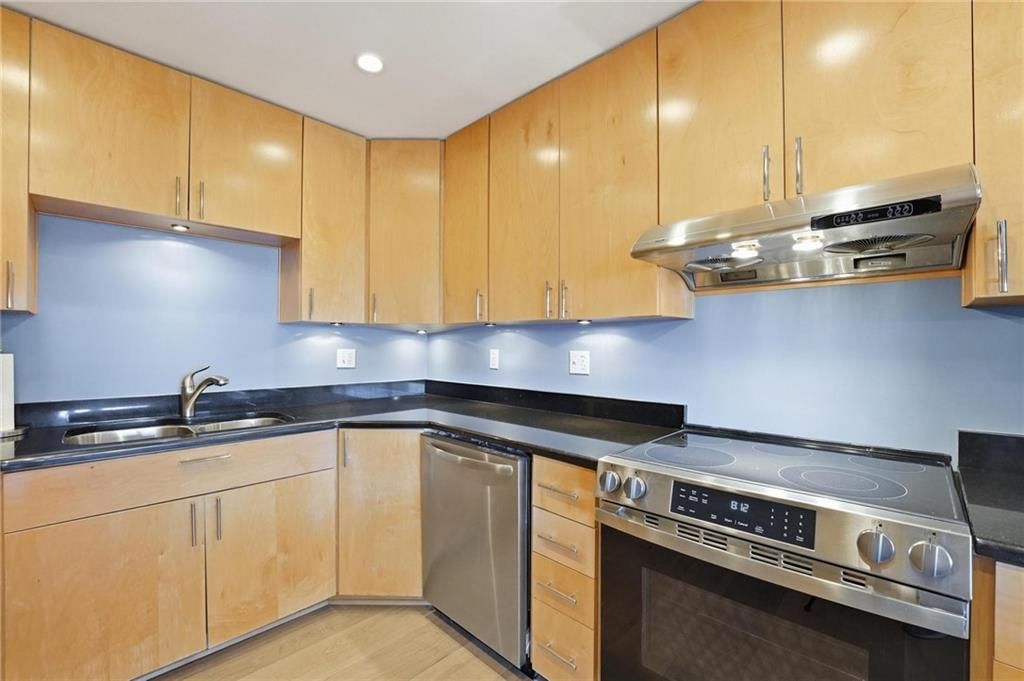 121 W 48th Street — photo 11