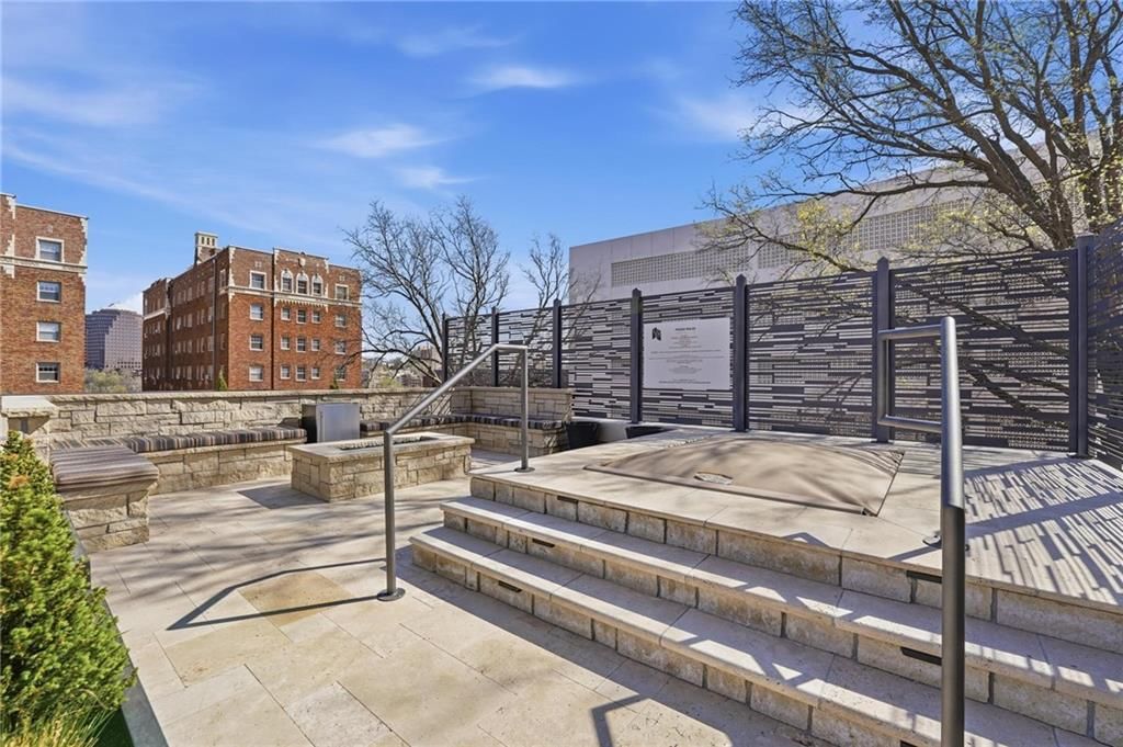 121 W 48th Street — photo 38