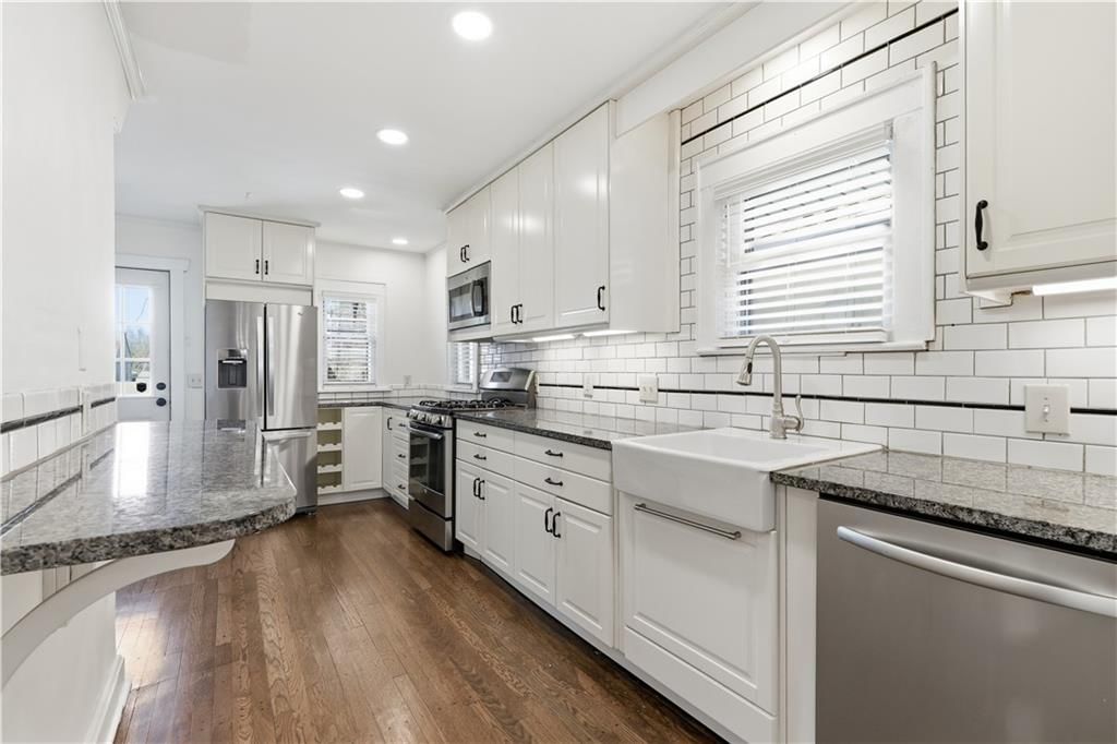 30 W 73rd Terrace — photo 10