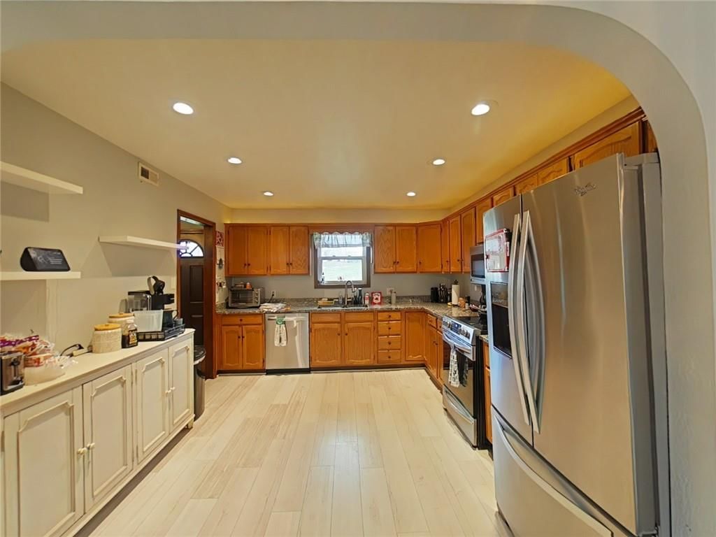 32 Mackenzie Drive — photo 8