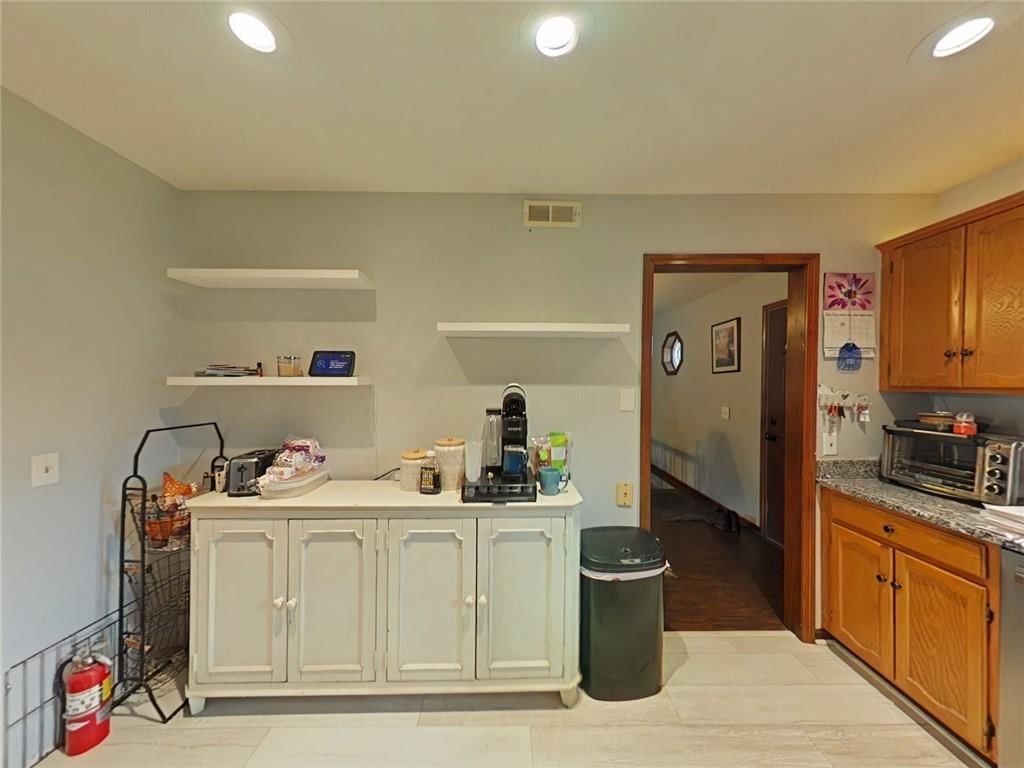 32 Mackenzie Drive — photo 9