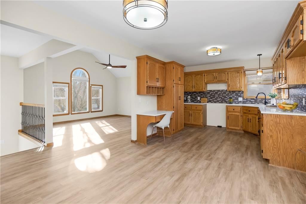 14114 Lora Street — photo 6