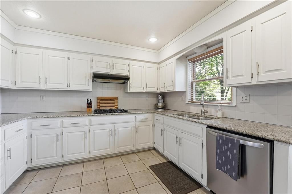 609 NW 44th Terrace — photo 7