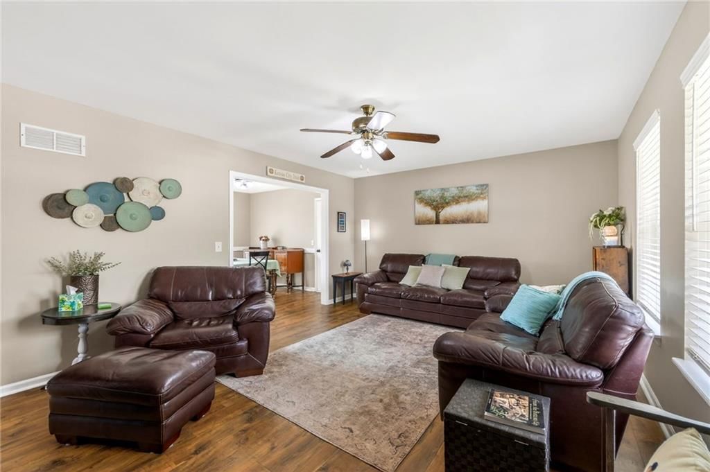 1314 Susan Street — photo 3