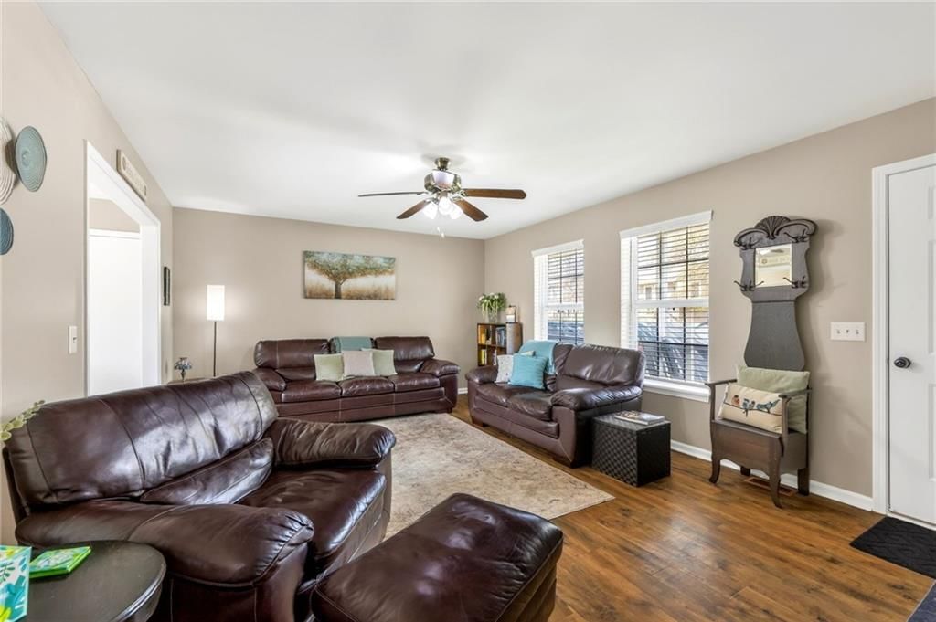 1314 Susan Street — photo 4