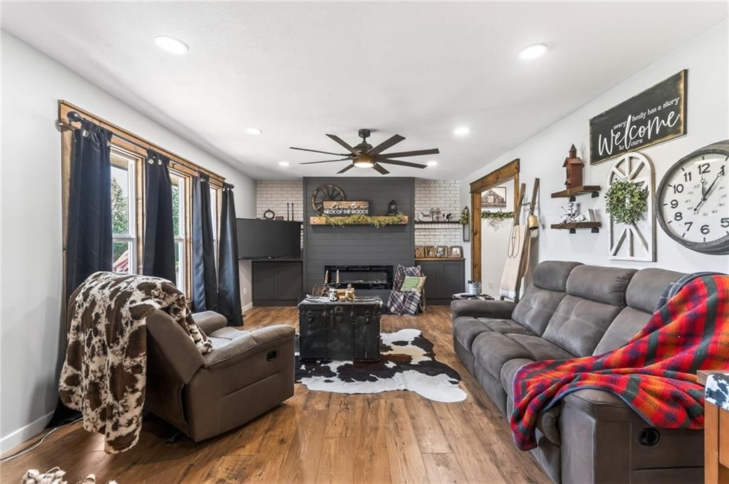 35228 W 123rd Street — photo 4