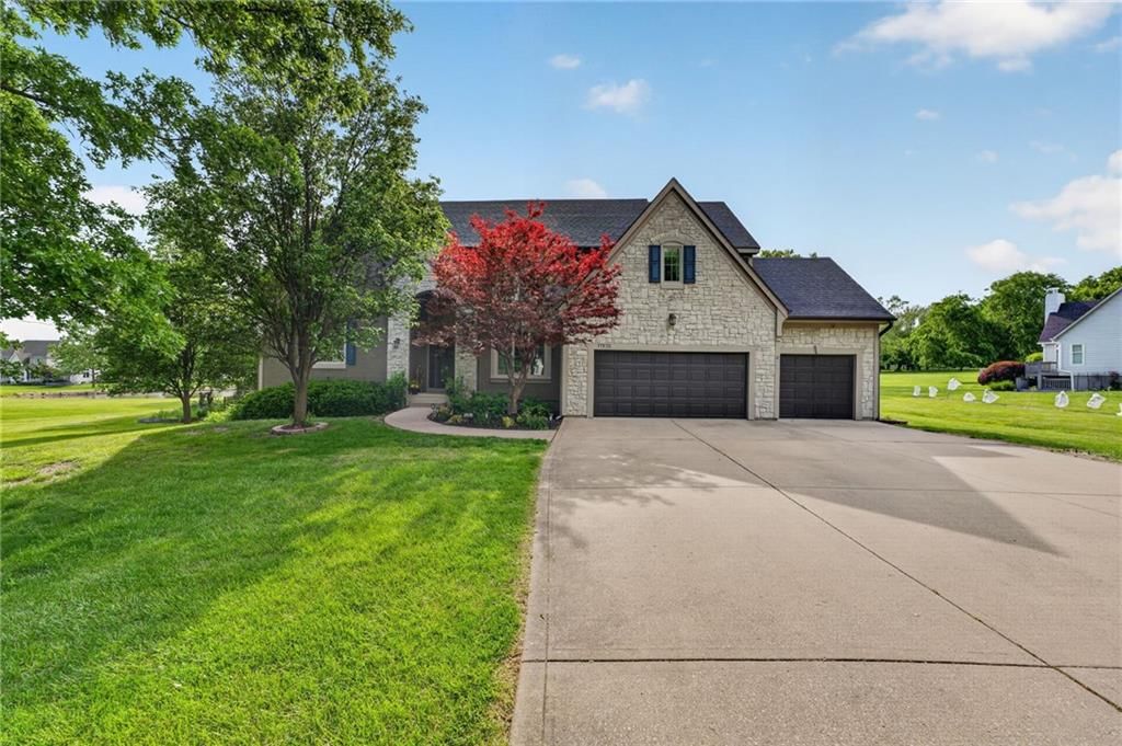 17570 Bond Avenue — photo 3