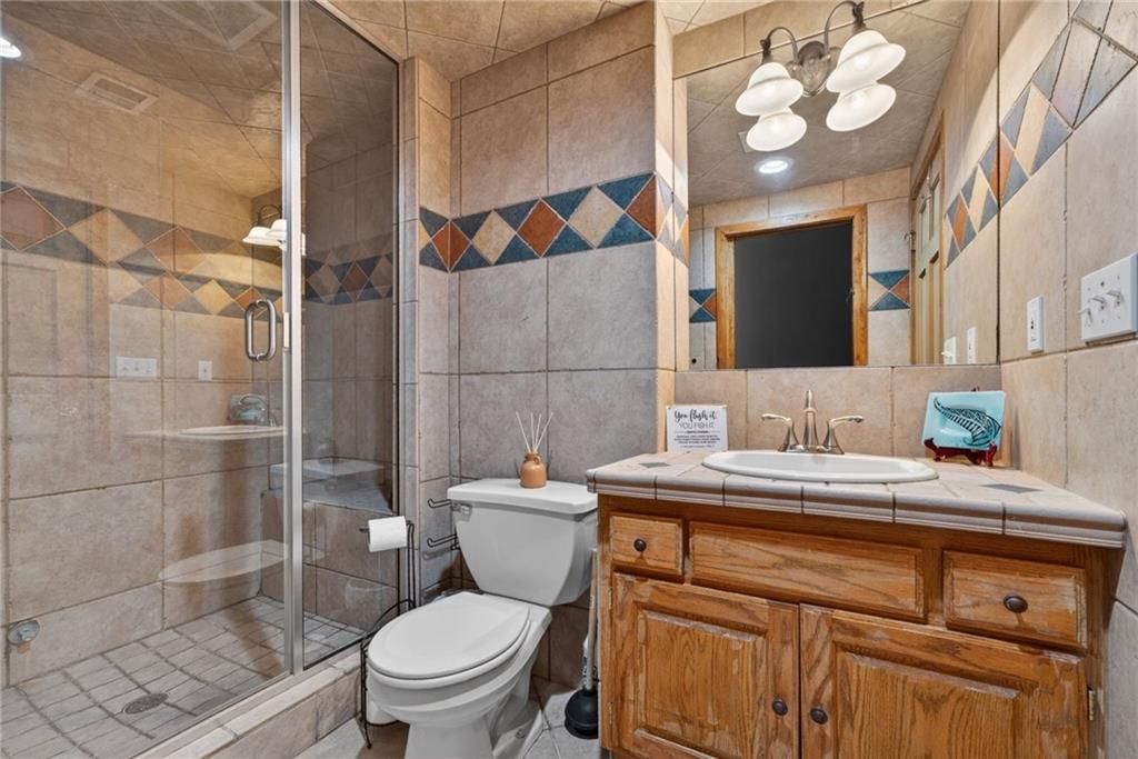 17570 Bond Avenue — photo 43