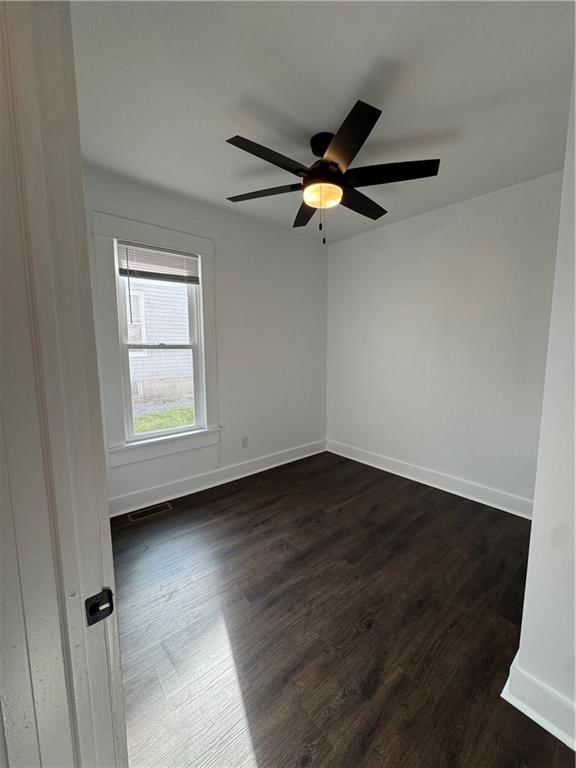 1002 E 10th Street — photo 11