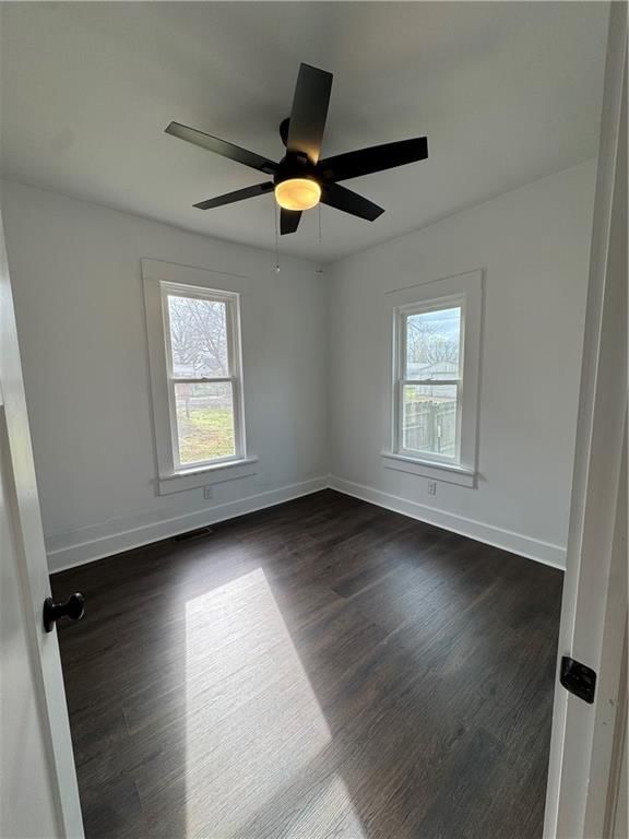 1002 E 10th Street — photo 16