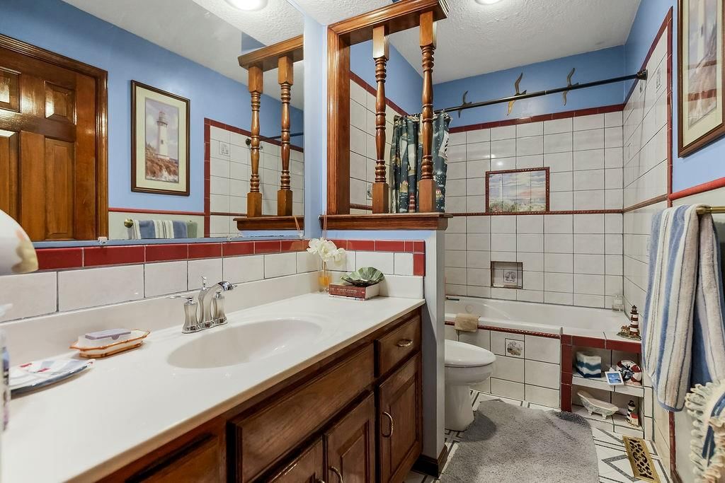 7719 Larson Avenue — photo 16