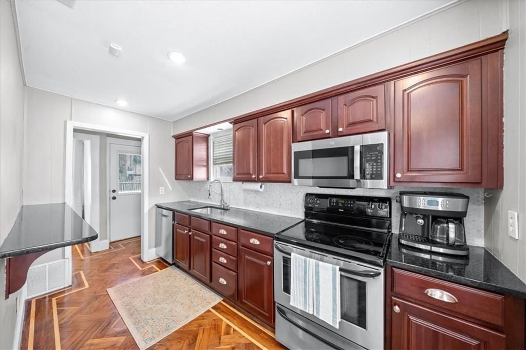 7 W Winthrope Road — photo 5