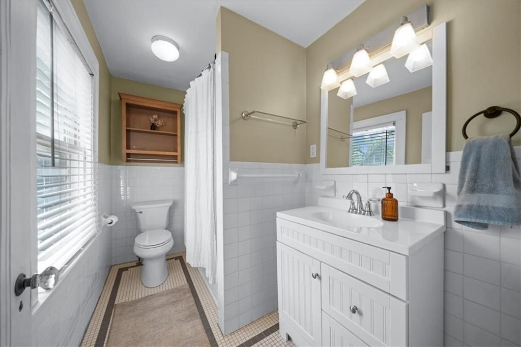 7 W Winthrope Road — photo 18