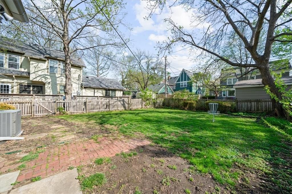 7 W Winthrope Road — photo 19