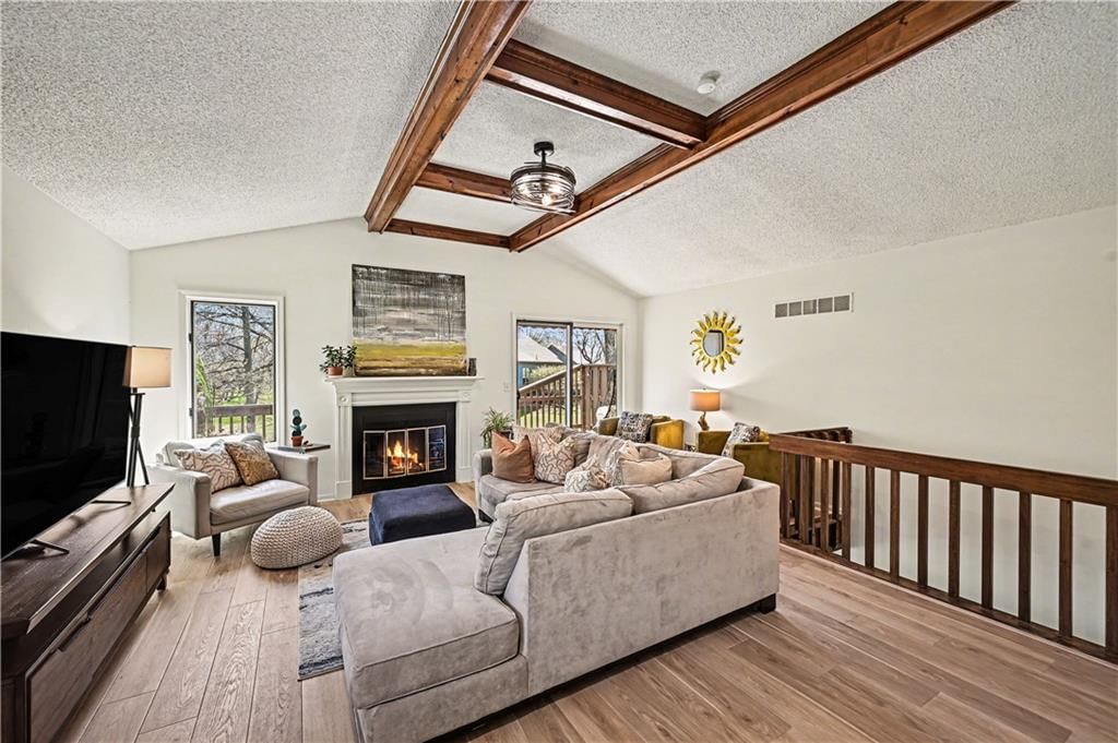 419 Lakeside Drive — photo 8