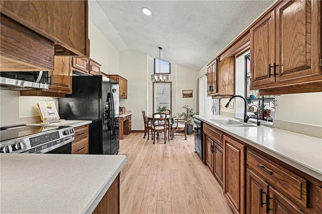419 Lakeside Drive — photo 11