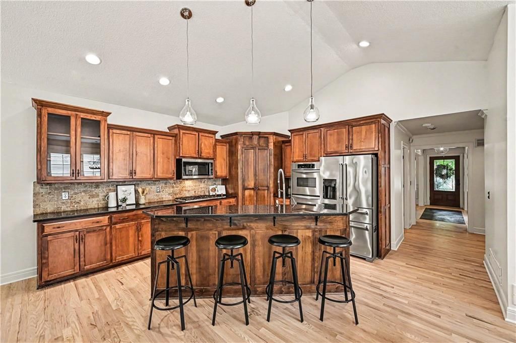 6134 Howe Drive — photo 9
