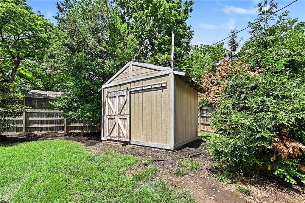 6134 Howe Drive — photo 35