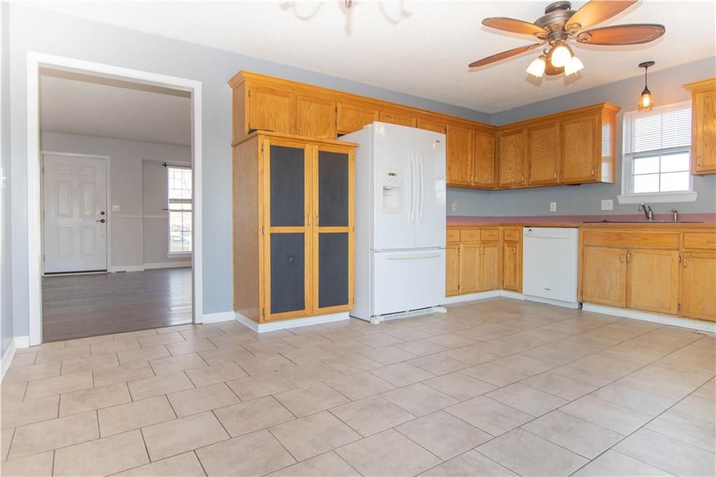 1004 Fox Run Court — photo 5