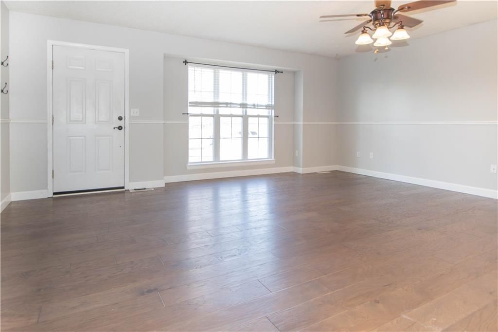 1004 Fox Run Court — photo 7