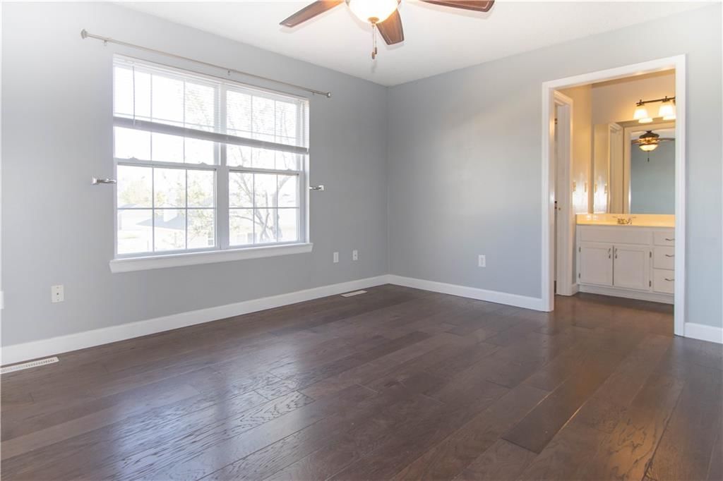 1004 Fox Run Court — photo 9