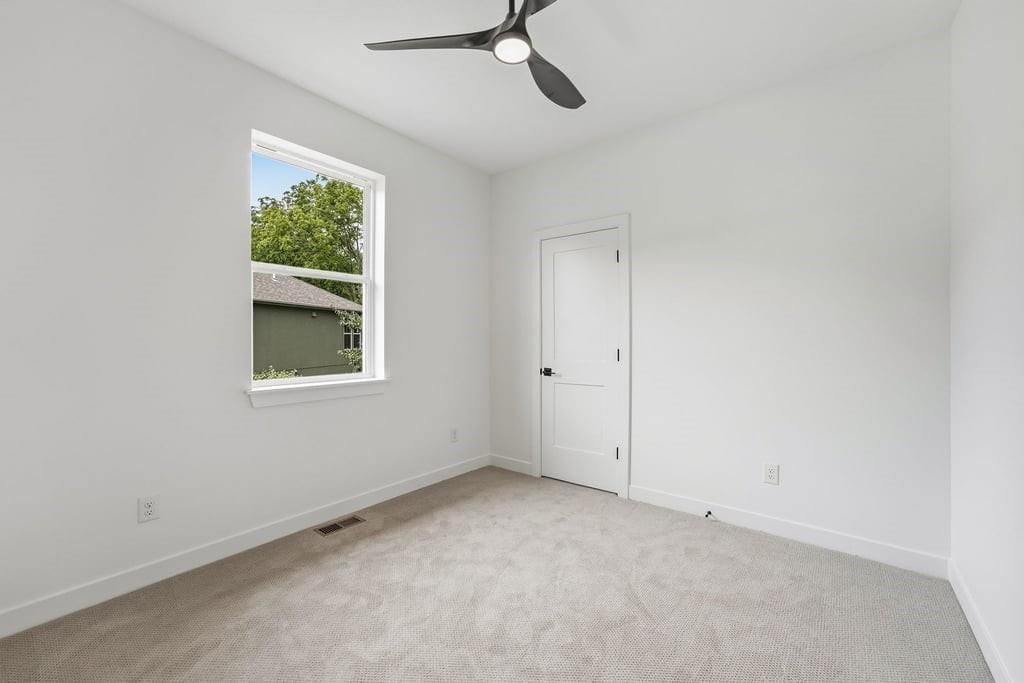 1703 SW Locust Street — photo 37