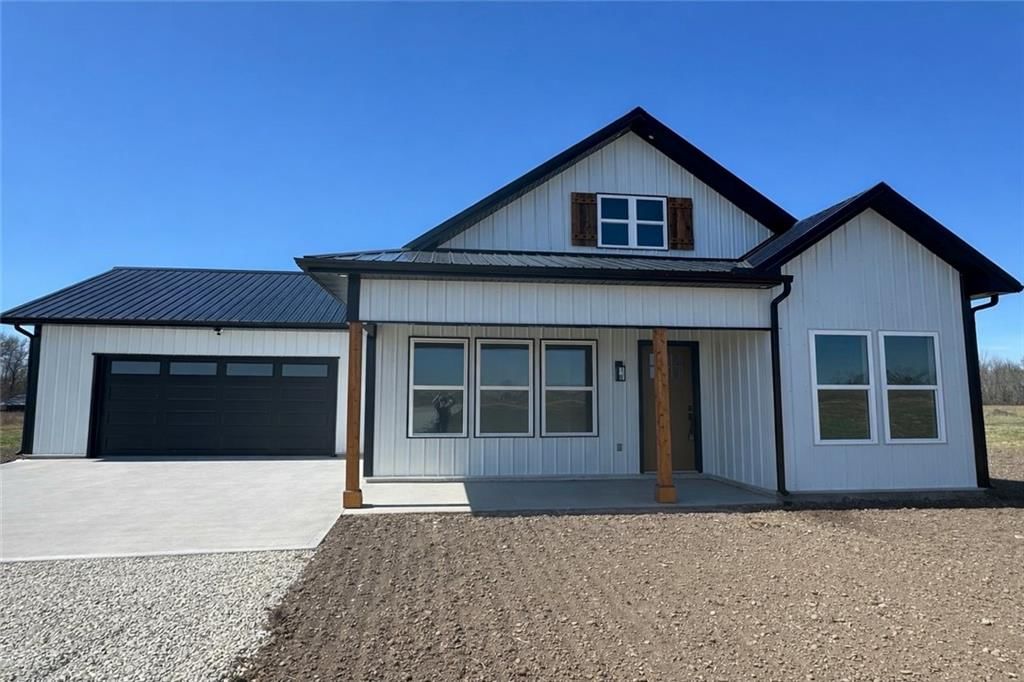 4803 NW DD Highway, Urich, MO